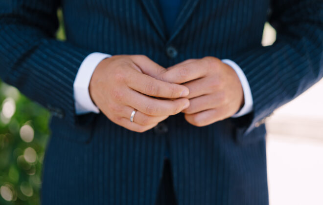 do guys wear engagement rings / do men wear engagement rings